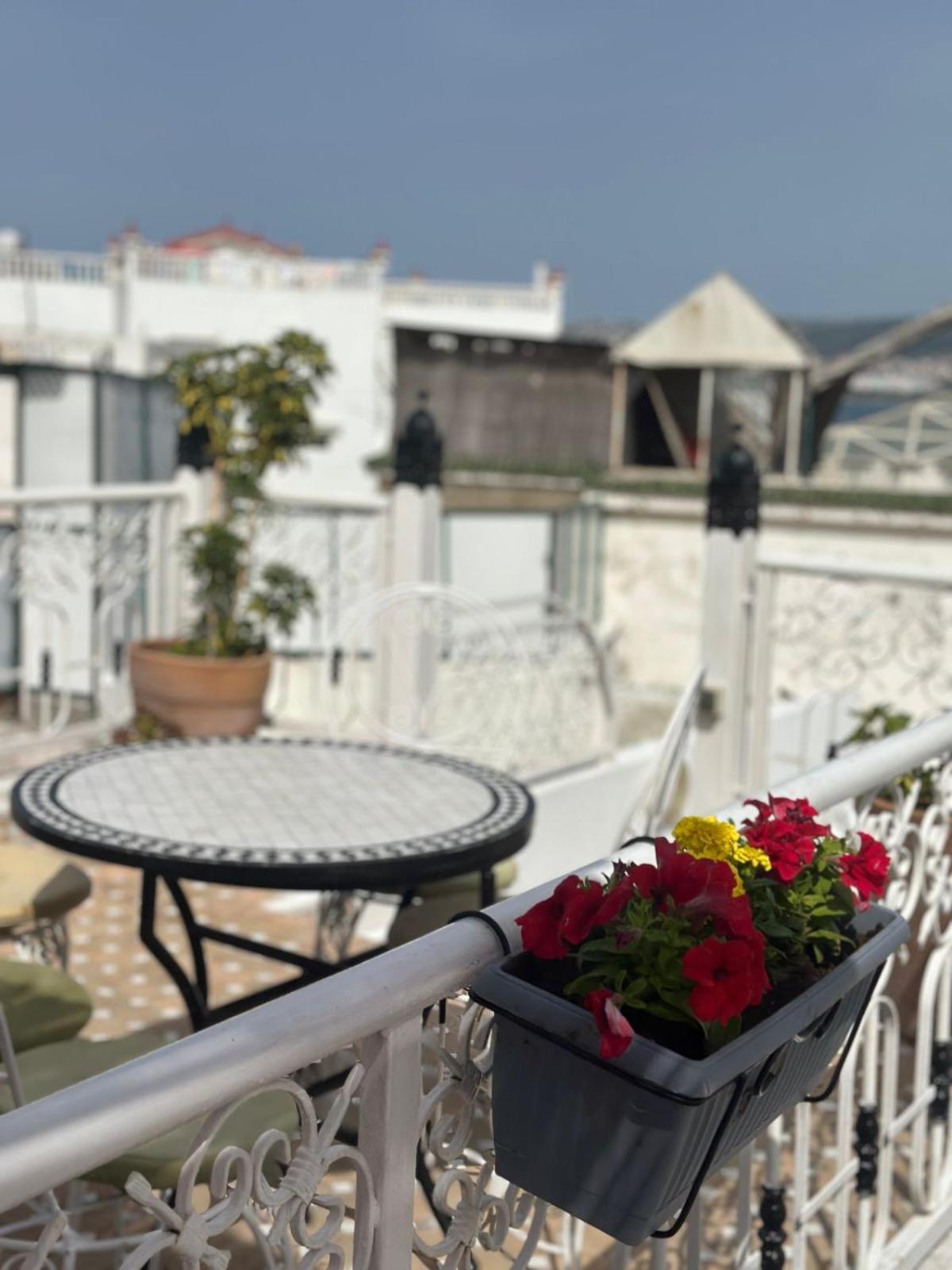 The Riad Hostel 丹吉尔 外观 照片
