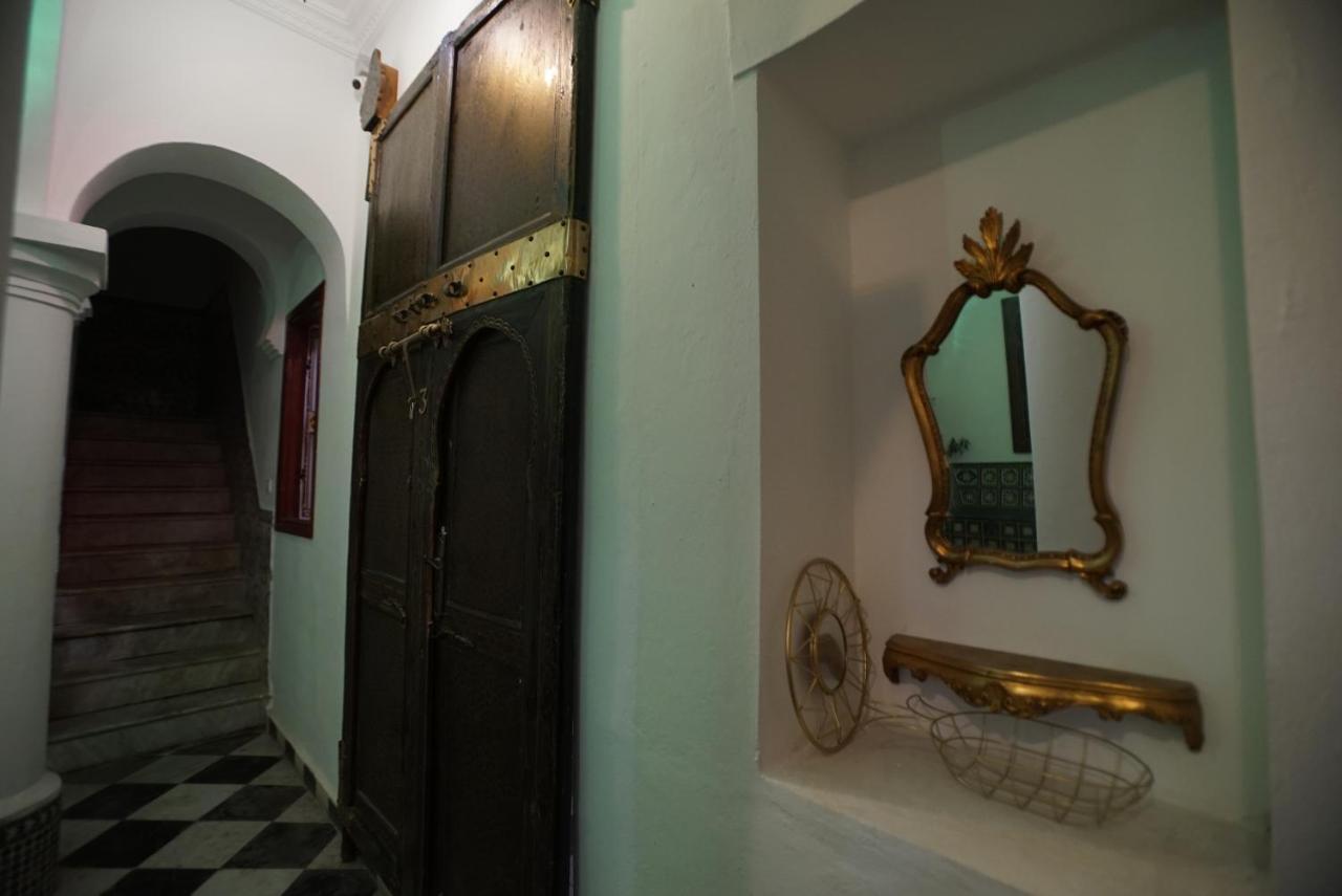 The Riad Hostel 丹吉尔 外观 照片